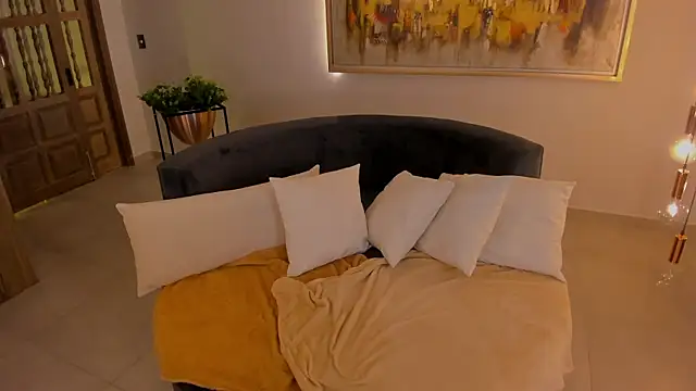 Snapshot of KateSunder chatting on 11.02.25 KateSunder online show from 11.02.25