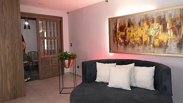 Snapshot of KateSunder chatting on 12.16.25 KateSunder online show from 12.16.25