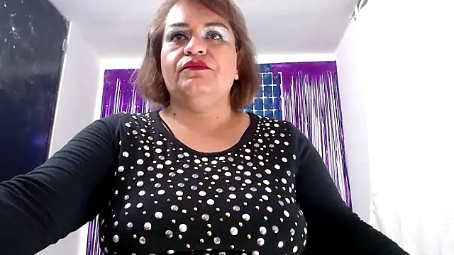 Snapshot of NAILAH_SANZ chatting on 12.22.24 NAILAH SANZ online show from 12.22.24