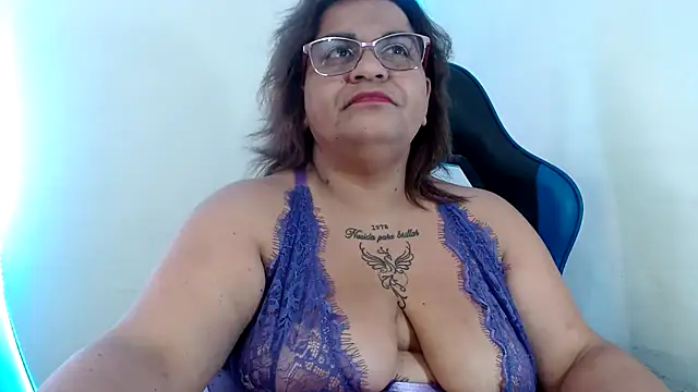 Snapshot of NAILAH_SANZ chatting on 09.30.25 NAILAH SANZ online show from 09.30.25