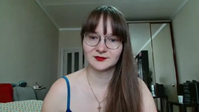 Snapshot of KiraGoldens chatting on 06.11.26 KiraGoldens online show from 06.11.26