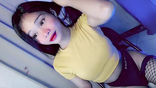 amomentoflust69 online show from 02.17.26