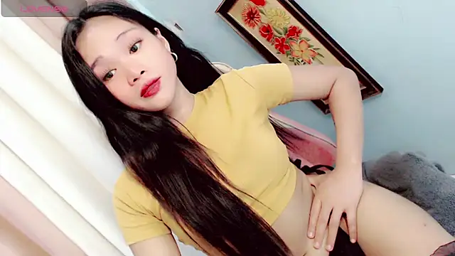 Snapshot of amomentoflust69 chatting on 05.28.26 amomentoflust69 online show from 05.28.26