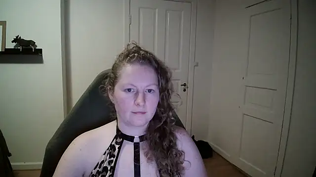 Girlnina-1995 online show from 12.18.24