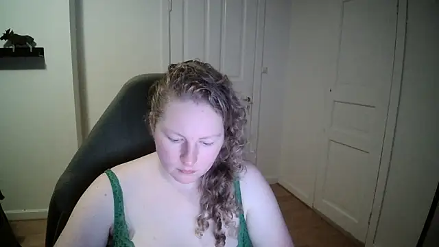 Girlnina-1995 online show from 12.19.24