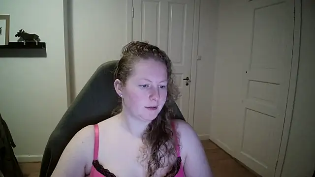 Girlnina-1995 online show from 12.20.24