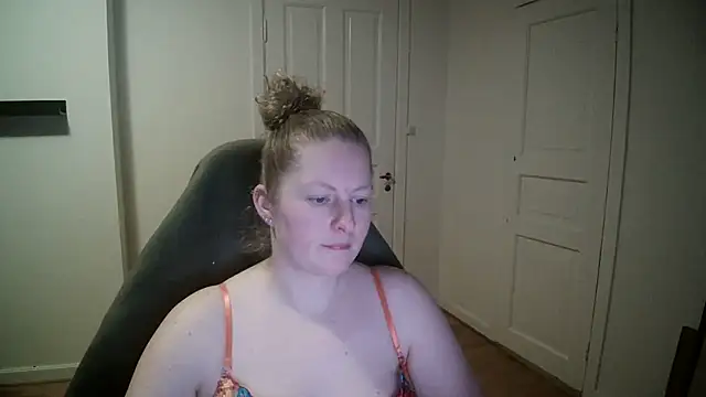 Girlnina-1995 online show from 01.22.25