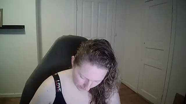 Girlnina-1995 online show from 03.04.25