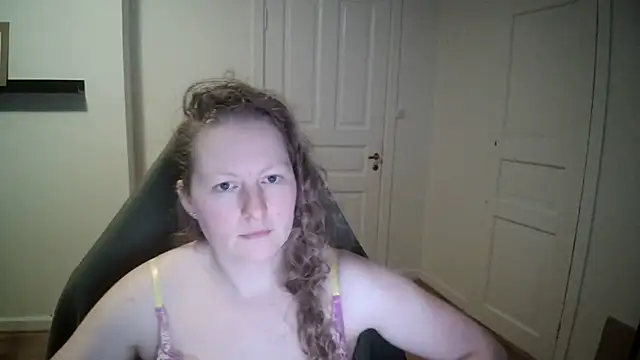 Girlnina-1995 online show from 03.05.25