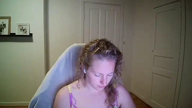 Girlnina-1995 online show from 09.29.25