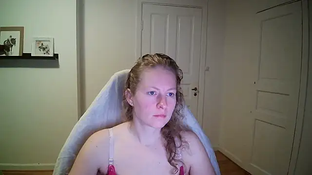 Girlnina-1995 online show from 10.20.25