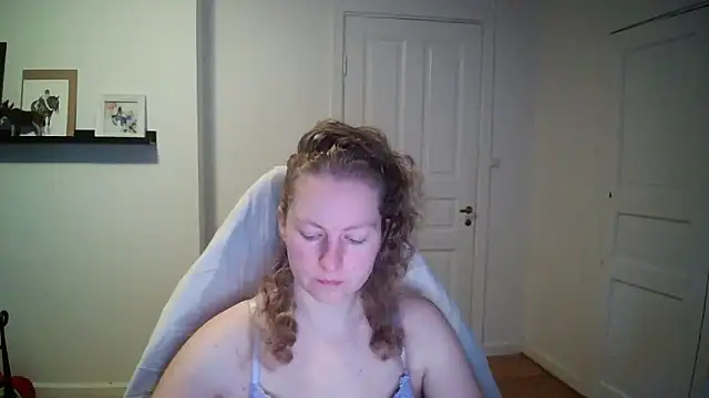 Girlnina-1995 online show from 11.18.25