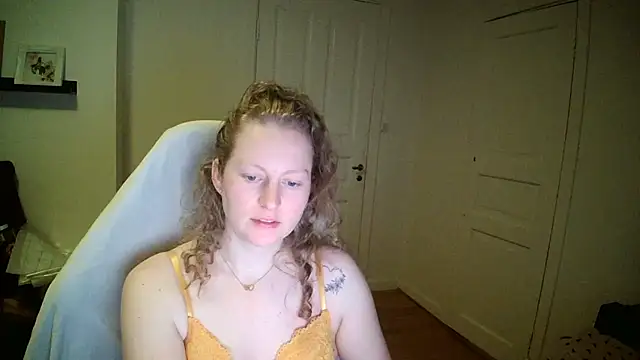 Girlnina-1995 online show from 03.09.26