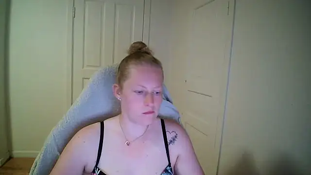 Girlnina-1995 online show from 05.11.26