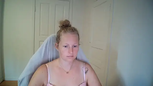 Snapshot of Girlnina-1995 chatting on 07.20.26 Girlnina-1995 online show from 07.20.26