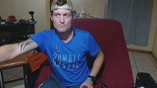 Snapshot of the-billy-blue chatting on 04.25.26 the-billy-blue online show from 04.25.26