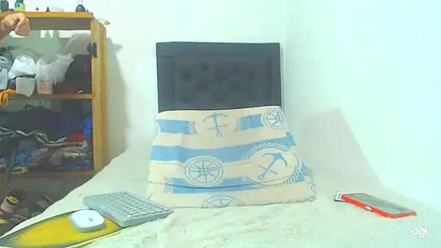 Snapshot of maihton_xx chatting on 01.10.25 maihton xx online show from 01.10.25