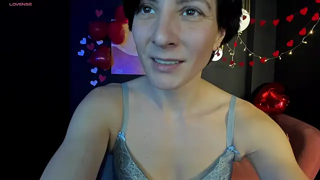 LorenDaze online show from 02.15.25