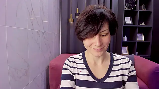 Snapshot of LorenDaze chatting on 12.23.25 LorenDaze online show from 12.23.25