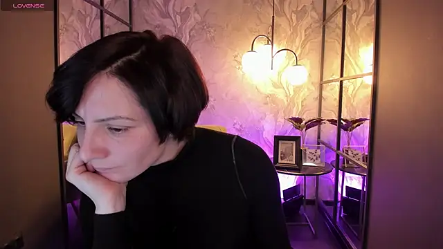 Snapshot of LorenDaze chatting on 02.13.26 LorenDaze online show from 02.13.26