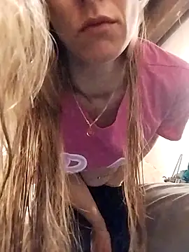 eatmeplease44 online show from 09.18.25