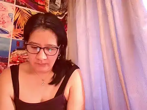 Snapshot of lucianarubi chatting on 12.15.25 lucianarubi online show from 12.15.25