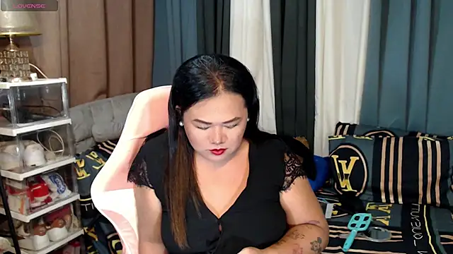 Snapshot of MagnificatMistress chatting on 01.07.25 MagnificatMistress online show from 01.07.25