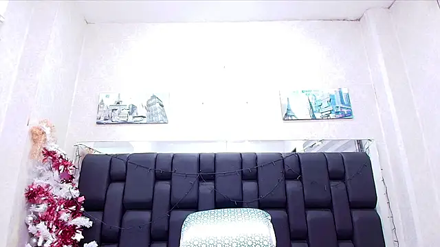 Snapshot of _carolina_fox chatting on 01.21.25 carolina fox online show from 01.21.25