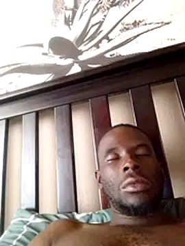 Snapshot of gineticguy chatting on 11.02.25 gineticguy online show from 11.02.25