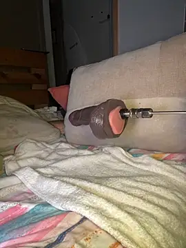 Snapshot of ROUSSH chatting on 02.21.26 ROUSSH online show from 02.21.26