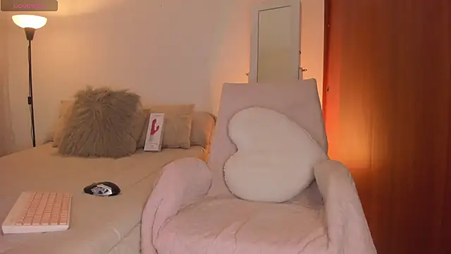 whitneyhot online show from 04.17.26