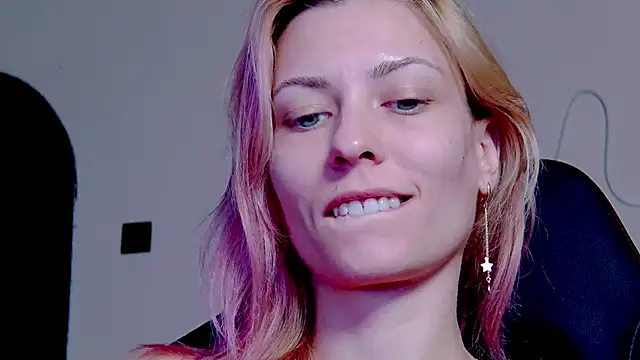 karo123421 online show from 10.31.25