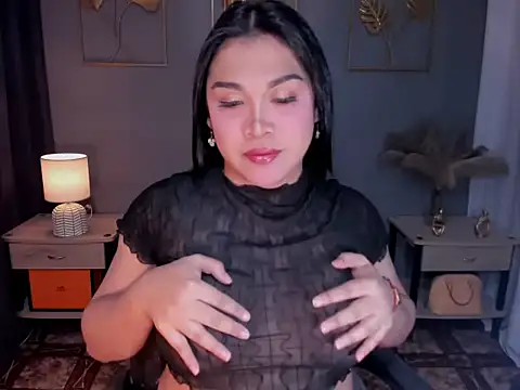 Snapshot of MaxeneCullens chatting on 09.17.25 MaxeneCullens online show from 09.17.25