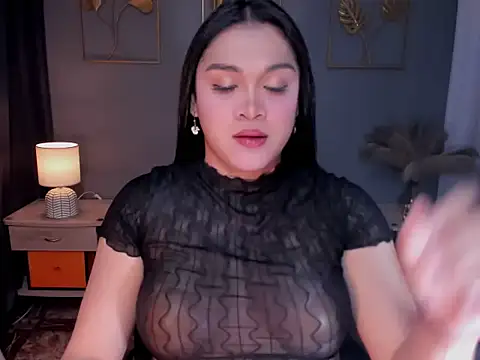 Snapshot of MaxeneCullens chatting on 09.30.25 MaxeneCullens online show from 09.30.25