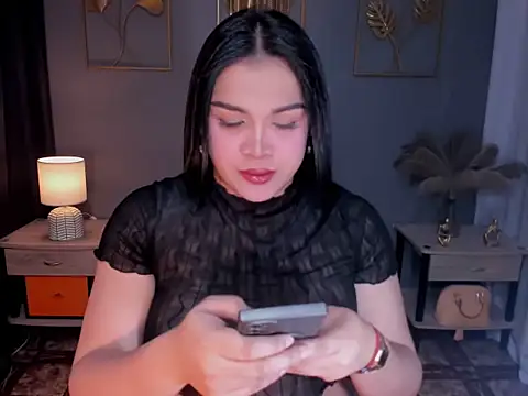 Snapshot of MaxeneCullens chatting on 10.02.25 MaxeneCullens online show from 10.02.25