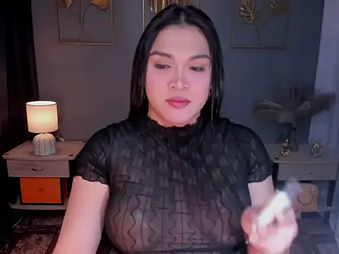 Snapshot of MaxeneCullens chatting on 10.04.25 MaxeneCullens online show from 10.04.25