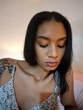 Snapshot of Leaberry chatting on 11.17.25 Leaberry online show from 11.17.25