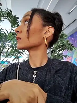 Snapshot of Leaberry chatting on 11.18.25 Leaberry online show from 11.18.25