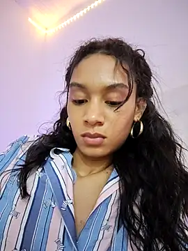 Snapshot of Leaberry chatting on 12.14.25 Leaberry online show from 12.14.25