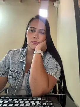 kendall 52 online show from 04.27.26