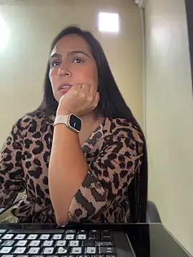 kendall 52 online show from 05.14.26