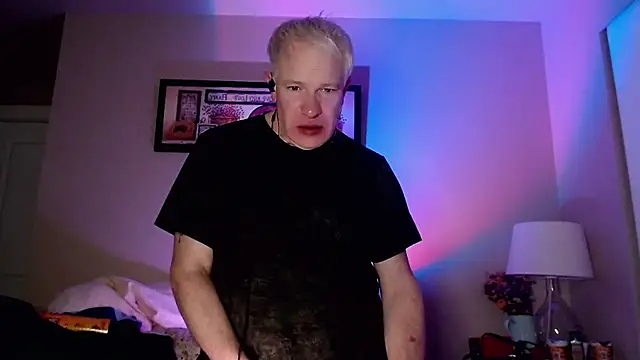 Snarfle82 online show from 11.29.25