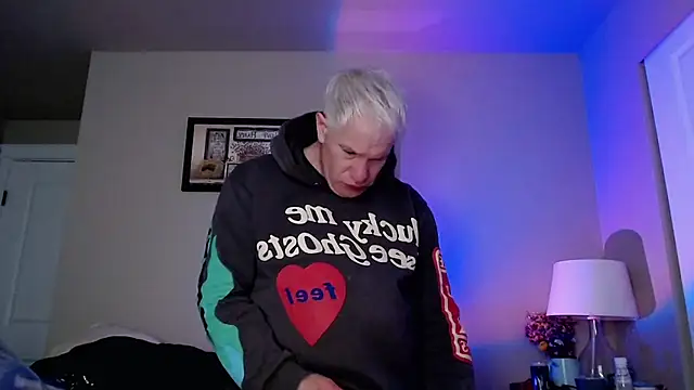 Snarfle82 online show from 11.30.25