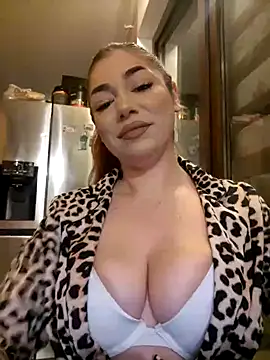 Snapshot of Ella_sweety chatting on 01.03.25 Ella sweety online show from 01.03.25