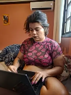 Snapshot of niCuNin chatting on 01.13.26 niCuNin online show from 01.13.26