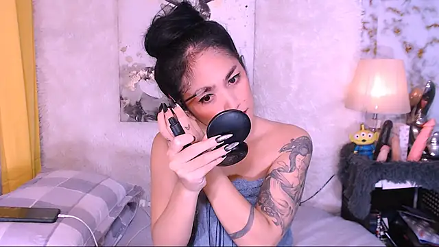 Oriental Tiara online show from 12.23.24