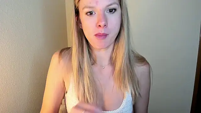 Snapshot of Annloveyou chatting on 01.12.25 Annloveyou online show from 01.12.25