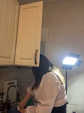 DienkaGreen online show from 12.21.25