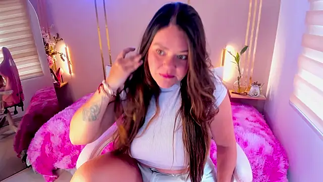 Snapshot of lena_paulxo chatting on 05.16.26 lena paulxo online show from 05.16.26