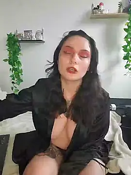 Snapshot of Moxxxie chatting on 03.09.25 Moxxxie online show from 03.09.25